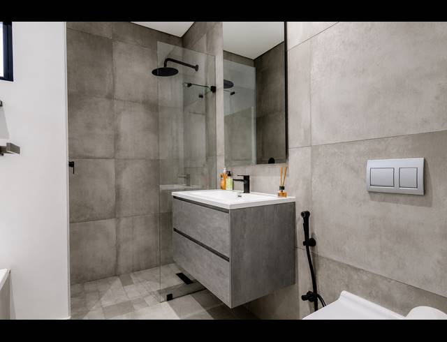 4 BEDROOM CLUSTER TO LET IN BRYANSTON EAST